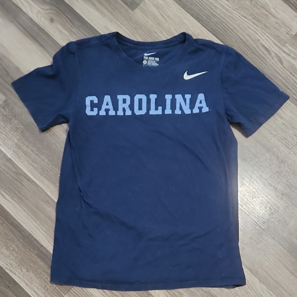 Nike  Navy Blue North Carolina Tar Heels  T-Shirt  Size Small - Picture 1 of 3